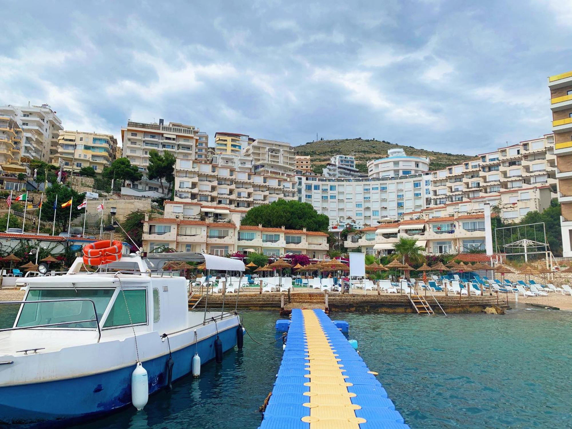 布干维尔湾贝拉维斯塔公寓 Sarandë 外观 照片