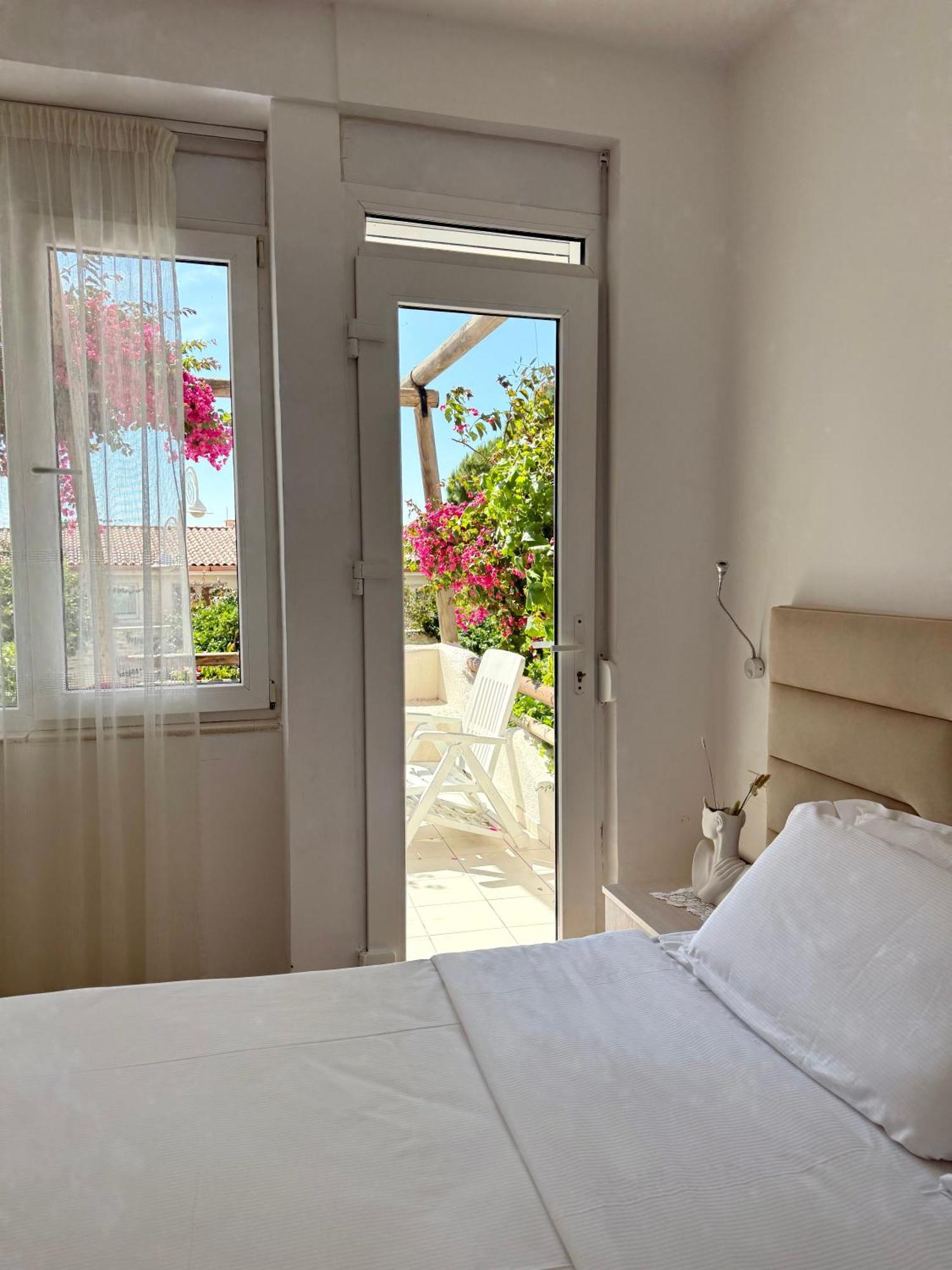 布干维尔湾贝拉维斯塔公寓 Sarandë 外观 照片